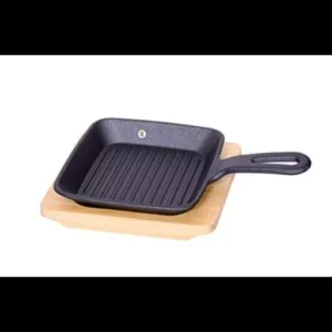 Square Pan w Wooden Base 20cm